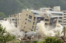 Implosionan sexto edificio en La Guaira y avanza plan de demoliciones