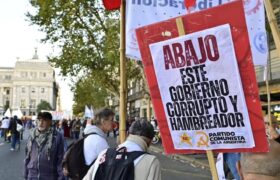 Sin acuerdo con los gremios: Milei hizo oficial el nuevo salario mínimo y quedo