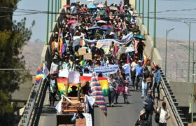 Estado de excepción se extiende en Bolivia para criminalizar protestas contra medidas neoliberales