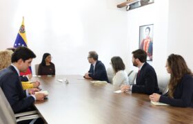 Presidenta Delcy Rodríguez recibe en Caracas a altos representantes de Human Rights Watch