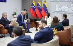 Fortaleciendo alianzas operativas en materia de petróleo y gas: La Presidenta Delcy Rodríguez se reúne con directivos de la Chevron
