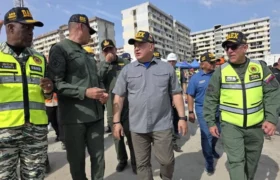 Ministro Diosdado Cabello lideró demolición simultánea de dos torres en La Guaira este sábado