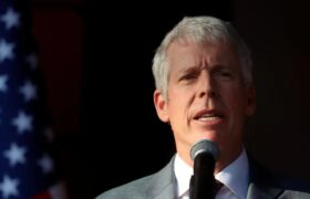 El Secretario de Energía de los EEUU se encuentra en Venezuela para cerrar acuerdo energético con el Gobierno Bolivariano