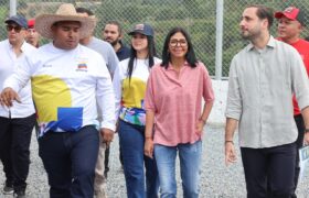 Presidenta Delcy Rodríguez visita Centro Formación y Producción Agropecuaria Joven «El Granero de Dios» en Miranda
