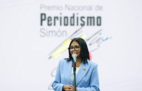 Presidenta Delcy Rodríguez lidera entrega del Premio Nacional de Periodismo Simón Bolívar 2026