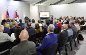 Presidenta Delcy Rodríguez sostuvo unan reunión de trabajo con gobernadores, alcaldes