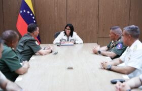 Presidenta Delcy Rodríguez sostuvo una reunión estratégica con el Alto Mando Militar de la FANB