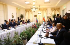 Visita oficial de la presidenta Delcy Rodríguez a Surinam prosigue con reunión ampliada en Paramaribo