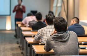 Mundo: Resultados de las pruebas PISA refleja decaimiento alarmante del rendimiento estudiantil