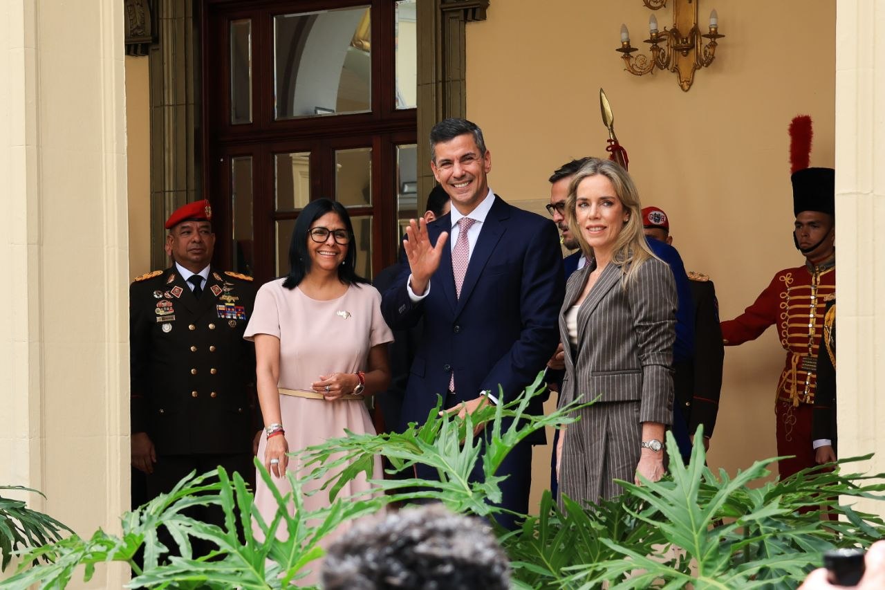 Presidenta Delcy Rodríguez recibe en Miraflores al mandatario paraguayo Santiago Peña en visita de trabajo
